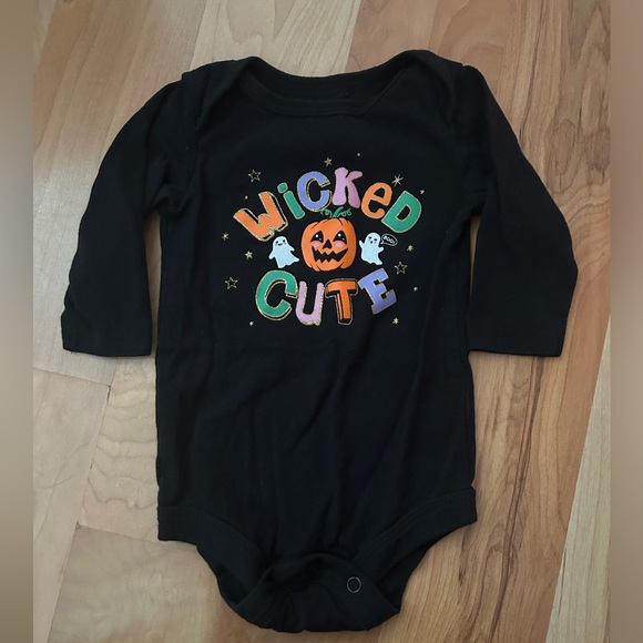 Halloween Onesie Bundle 🎃👻 - Picture 8 of 9